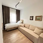 The Doctor's Apartman *