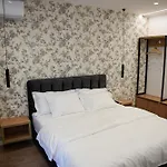 The Doctor's Apartman